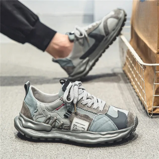 Delmar - Trendy Casual Sneakers